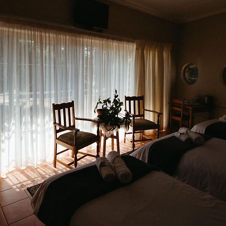 Gibson Place Vrede Luaran gambar