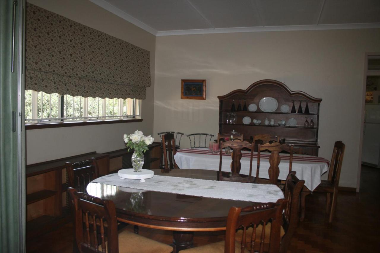 Gibson Place Vrede Luaran gambar