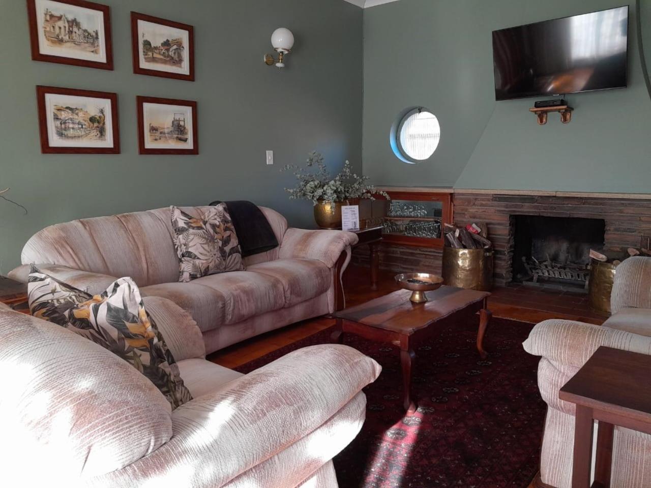 Gibson Place Vrede Luaran gambar