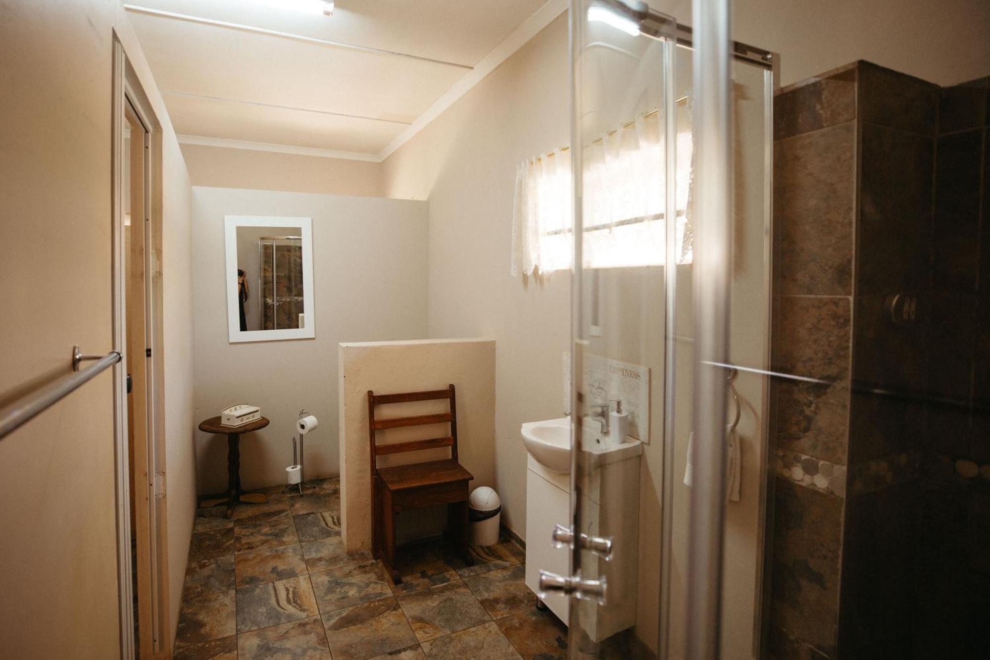 Gibson Place Vrede Luaran gambar
