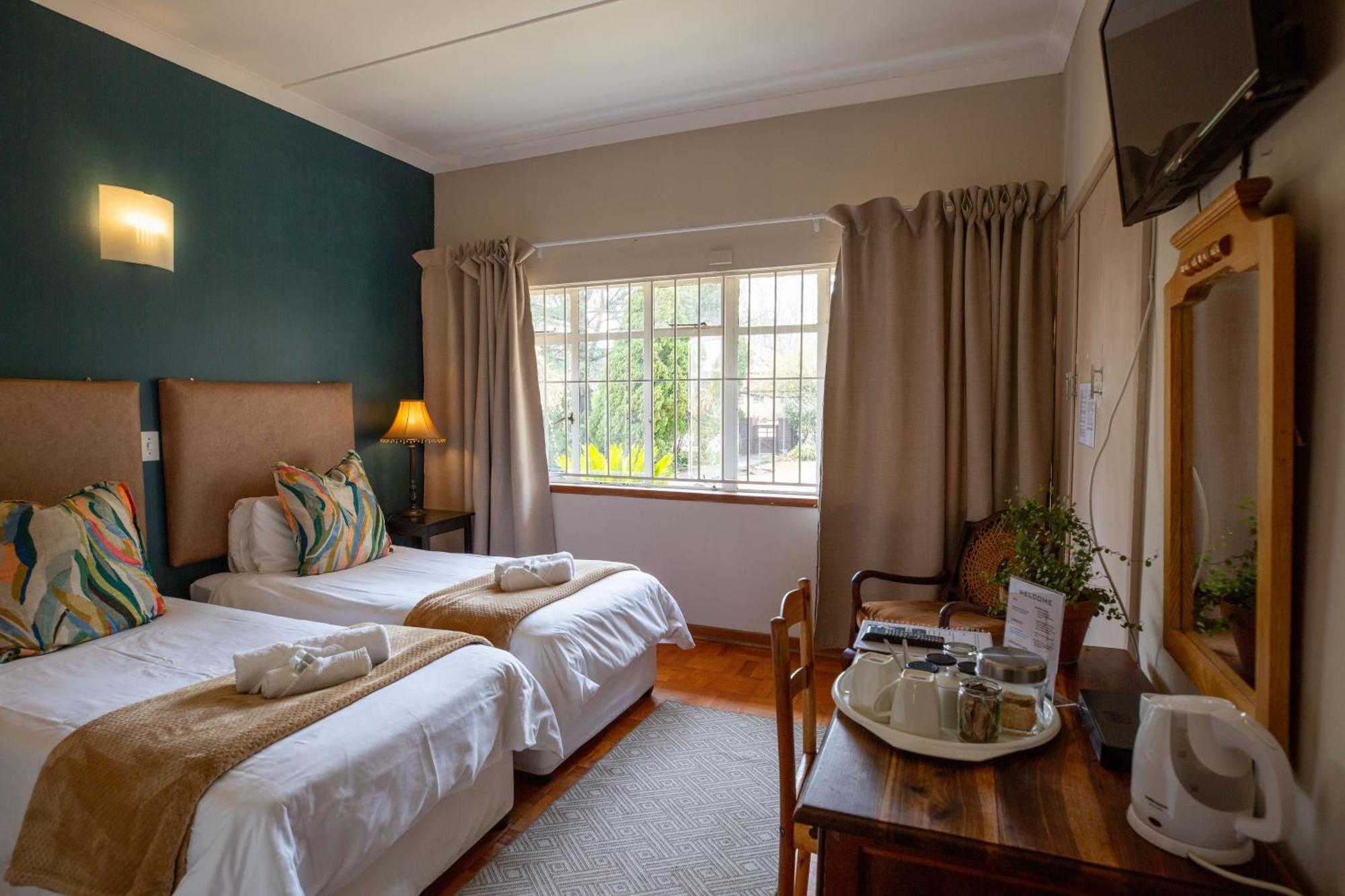 Gibson Place Vrede Luaran gambar