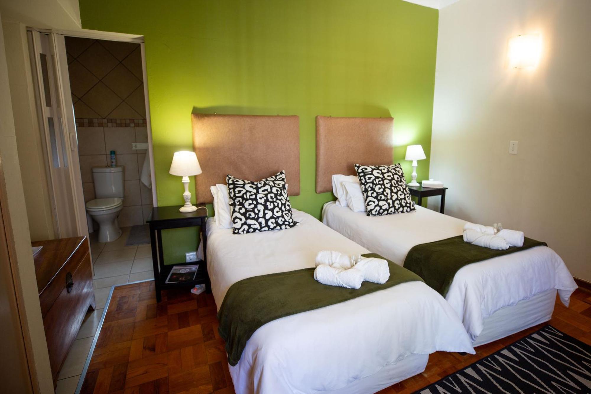 Gibson Place Vrede Luaran gambar