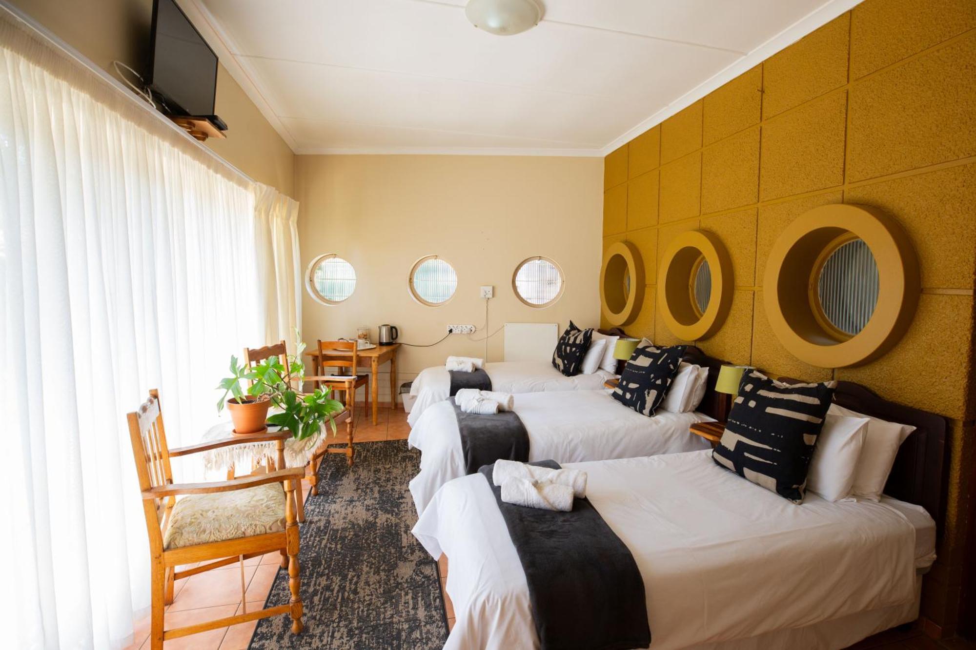 Gibson Place Vrede Luaran gambar